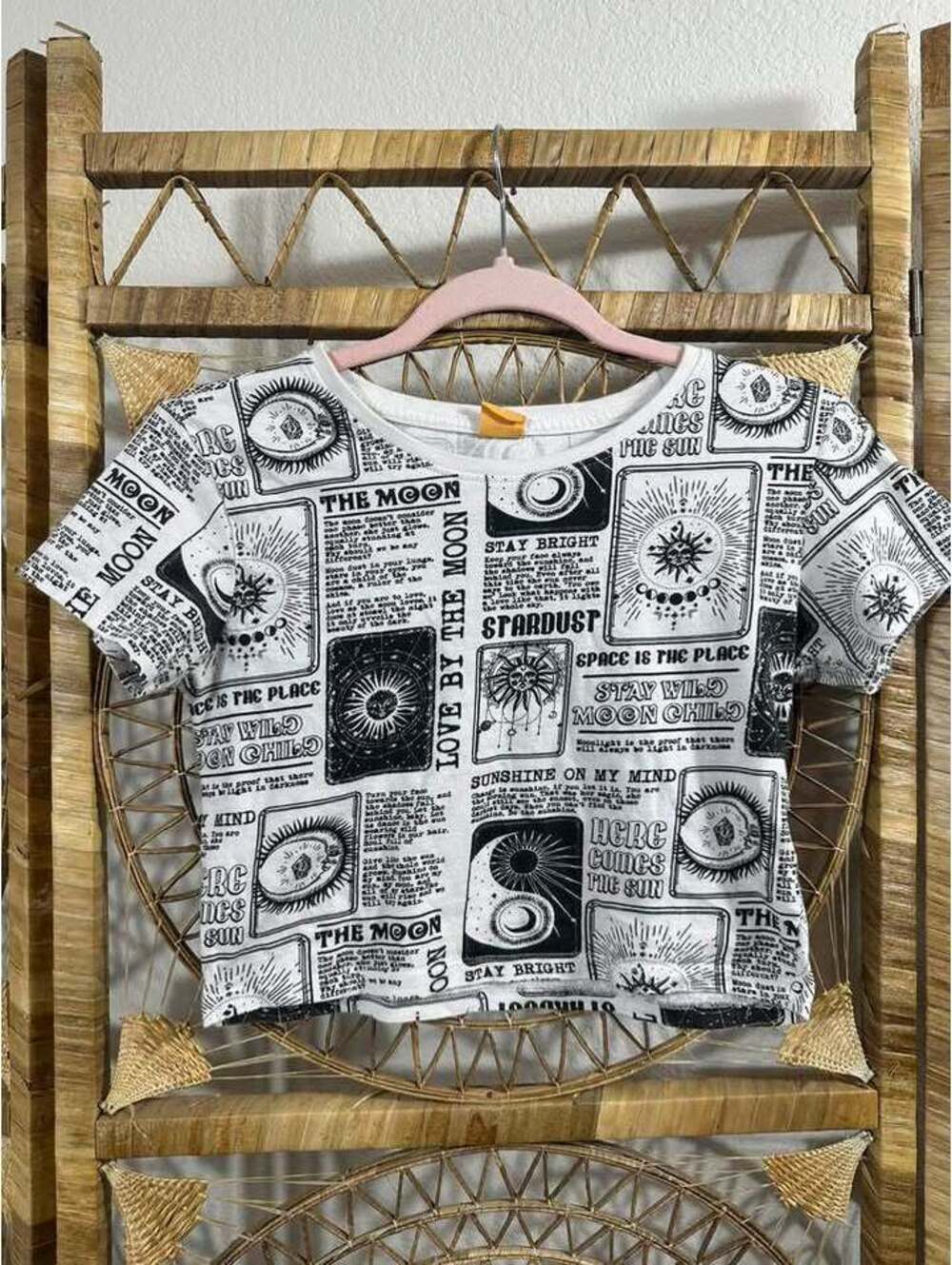 Vibe N Celestial Graphic Crop Top Size S